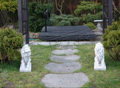 Lion garden figure patio garden sculpture figures sculptures decor statues